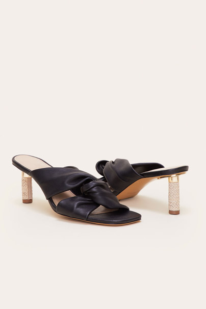 Les mules Bellagio by Jacquemus