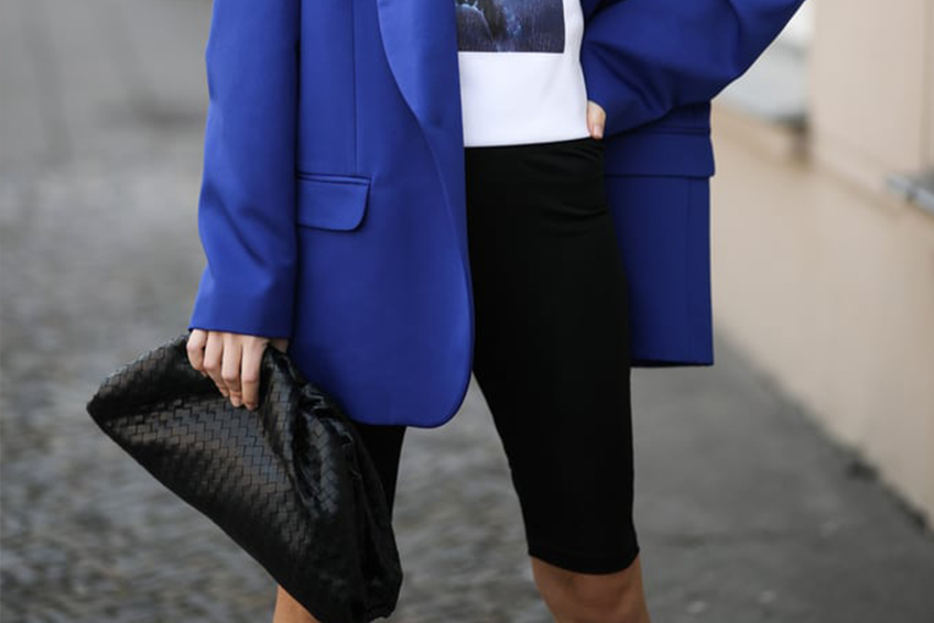 Bottega Veneta Women's Handbag The Pouch in Nero Street Style Fashion