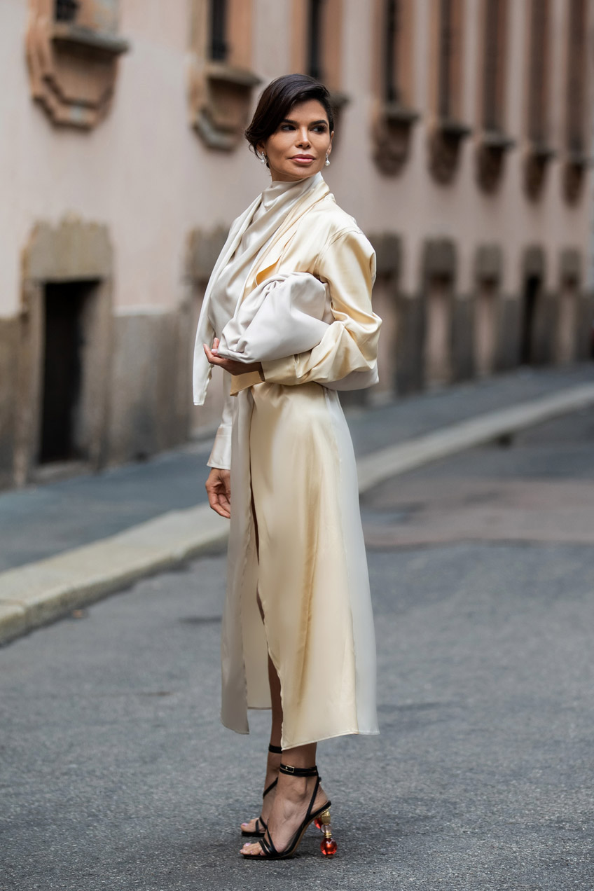 Victoria Barbara in dress with Bottega Veneta