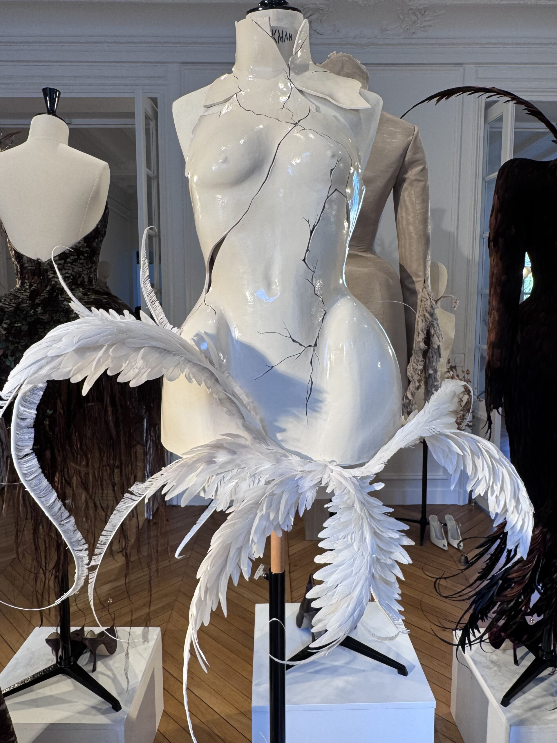 White sculptural couture design from Ashi Studio Fall/Winter 2026–2027 Haute Couture by Mohammed Ashi
